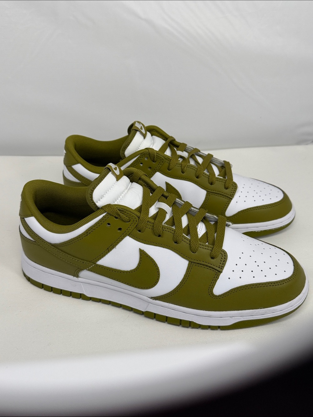 Nike low dunks white/pacific moss size 13